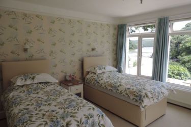 Garden Room: flexible sleeping arrangements - zip and link beds