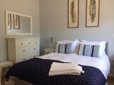 King-size bedroom