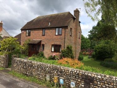 Bramley Cottage, just a mile from Goodwood in the South Downs National Park