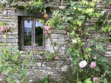 Llangain Farmhouse and Barn