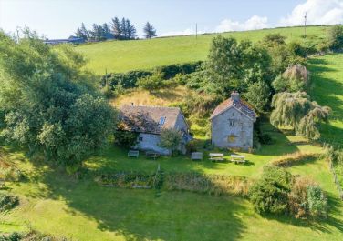 Llangain Farmhouse and Barn