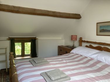 Llangain Farmhouse and Barn