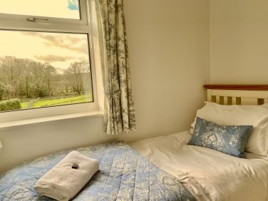 Twin bedroom
