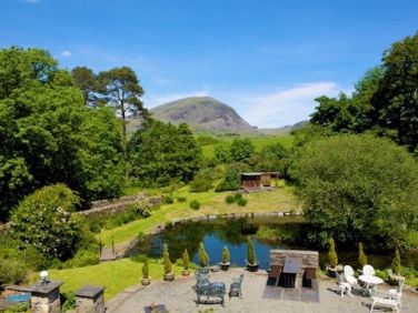 Extensive grounds of some 9 acres