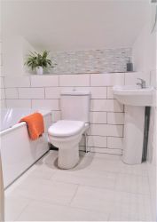 Cowslip cottage with under floor heating