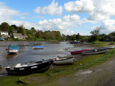 Lerryn - pretty riverside walk, a riverside cafe and a chance to explore the Tivoli ruins