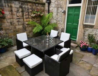 Courtyard to relax at the end of the day