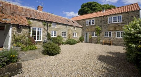 The courtyard leading to The Hayloft and the garden