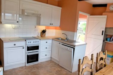 Oven/hob and dishwasher.