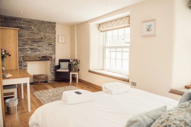 Padstow Breaks - Dukes Cabin