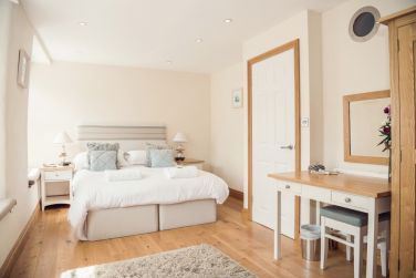 Padstow Breaks - Dukes Cabin