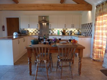 Kitchen & dining room