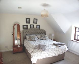 Spacious king-size bed