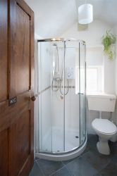 Shower room in Manesty Band