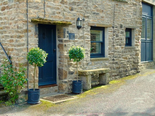 Mill Fosse Cottage Waterside Retreat In The Yorkshire Dales Sleeps 2