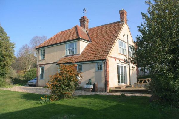Rougham Self Catering Cottage In Norfolk Sleeps 6 Log Burner