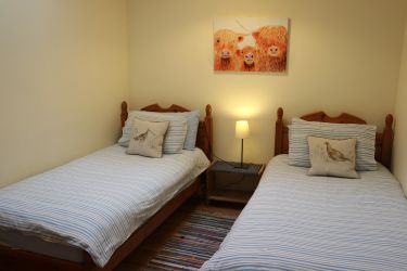 Kingfisher twin bedroom