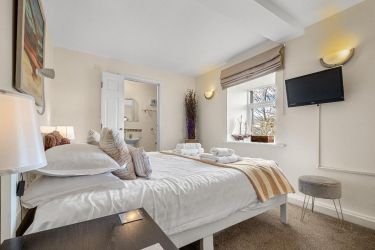 Swan Bay Sea View Apartment