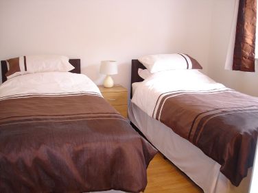 Zip-link beds make two 3 ft singles or 6 ft super king