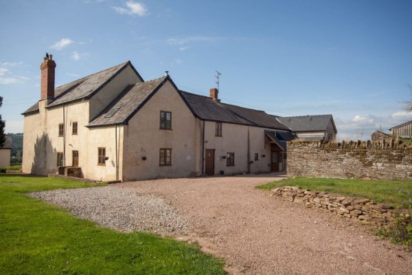 The Lowe Farmhouse Large Self Catering Farmhouse In Herefordshire