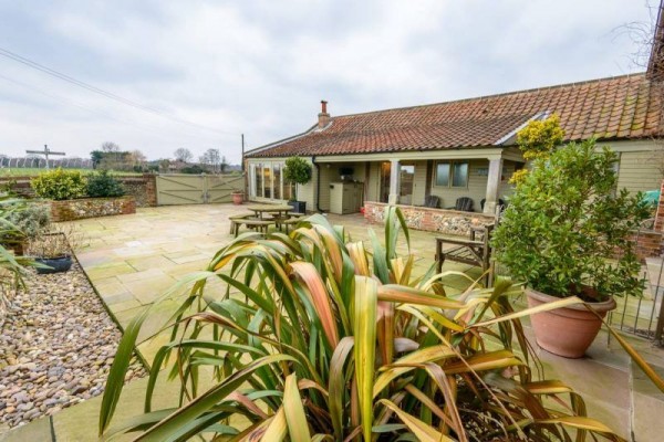 The Old Piggery Dog Friendly Self Catering In Norfolk Sleeps 10