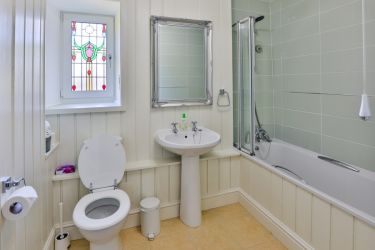 The Old Chapel bathroom