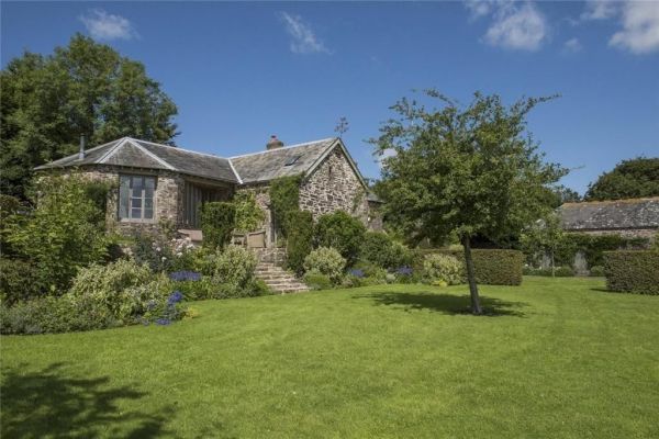 The Roundhouse Dog Friendly Holiday Cottage In Exmoor Sleeps 6