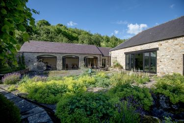 A tranquil garden next to the leisure complex provides the perfect place for sitting out.