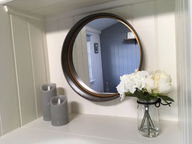 Deluxe Shepherd&rsquo;s Hut