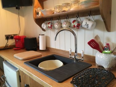 Deluxe Shepherd&rsquo;s Hut