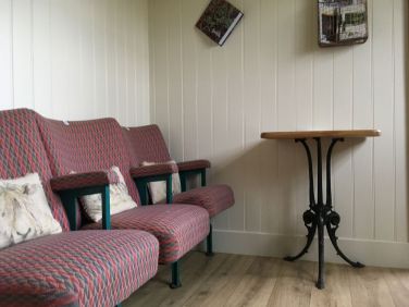 Deluxe Shepherd&rsquo;s Hut