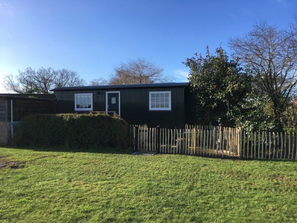 Deluxe Shepherd&rsquo;s Hut