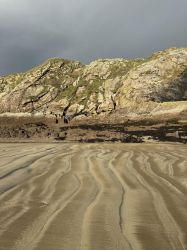 Walk across Shetlands Bay to Broadhaven beach.