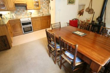 Well equipped kitchen with a dishwasher, fridge freezer, washing machine & tumble dryer.