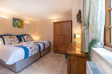 E/S bedroom with bath