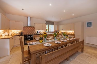 Spacious kitchen / dining room with huge table!