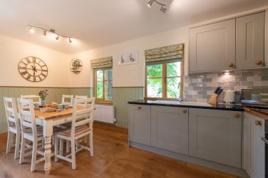 Stylish kitchen / dining area