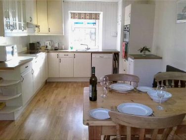 Large well equipped kitchen diner