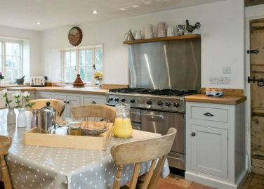 Farmhouse kitchen with range cooker
