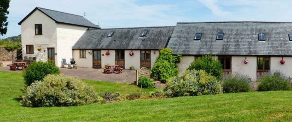 Wild Honey Holiday Cottage For Couples In Herefordshire Sleeps 2