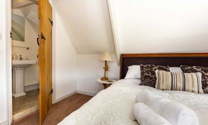 Bedroom 8 Double room with a Sleigh bed and ensuite