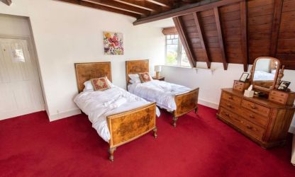 Bedroom 5 Traditional Twin beds to accommodate friends and family at Fairlea Grange