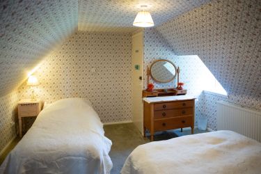 Twin bedroom