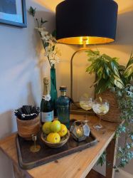 Relax with a 5 o'clock gin