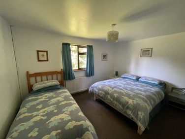 Family bedroom - king size and single beds