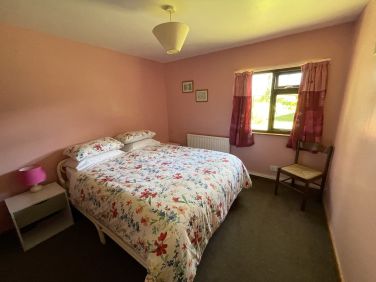 Double bedroom with king size bed