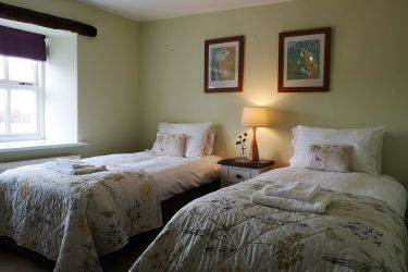 Farmhouse bedroom 3 ( 3 x single beds)