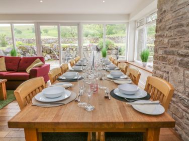 Farmhouse kitchen/dining room