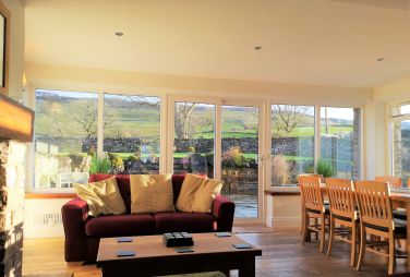 Famhouse Kitchen/dining room