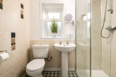 Ensuite shower room in Beechtree cottage.